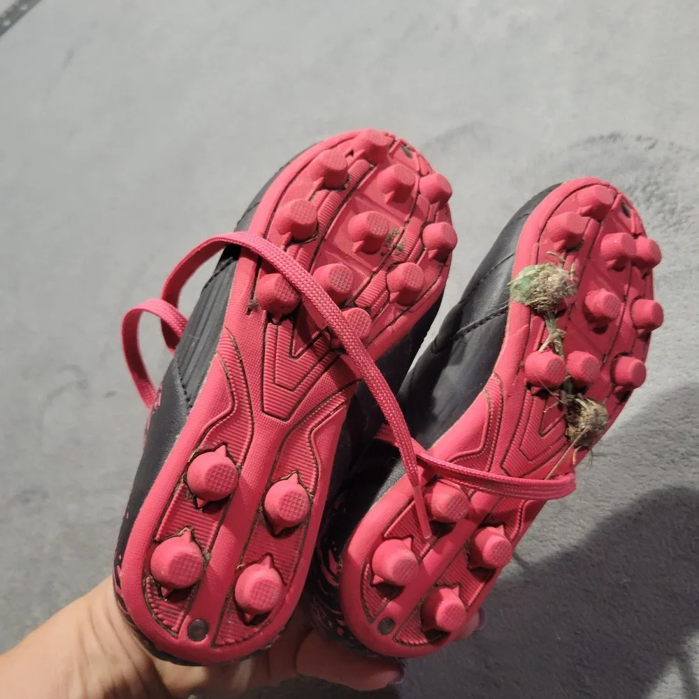 Brava Girls Soccer Cleats 12D‎ Black Pink Splatter Athletic Sporty Shoes